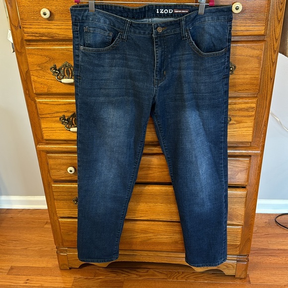IZOD MEN’S COMFORT STRETCH Straight Fit Jeans - Picture 7 of 7